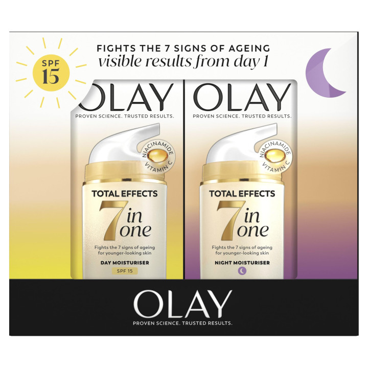 Olay Total Effects 7 in 1 Day & Night Moisturiser Bundle, 2x37ml Day a